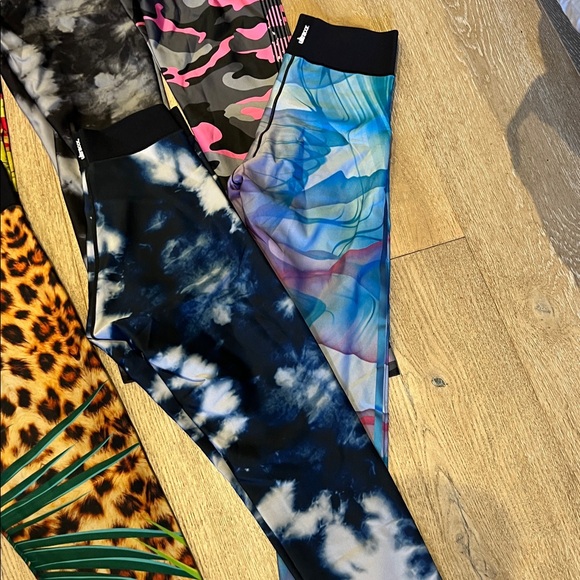 Ultracor Multicolor Patterned Leggings size Medium. Ask for bundle pricing. - Picture 6 of 6